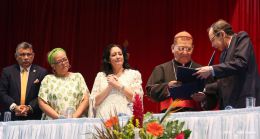 Asamblea Nacional entrega Ley que declara Prócer de la Paz y la Reconciliación a Cardenal Miguel Obando