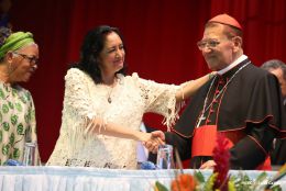 Asamblea Nacional entrega Ley que declara Prócer de la Paz y la Reconciliación a Cardenal Miguel Obando