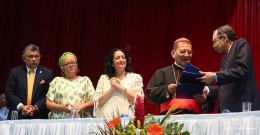 Asamblea Nacional entrega Ley que declara Prócer de la Paz y la Reconciliación a Cardenal Miguel Obando