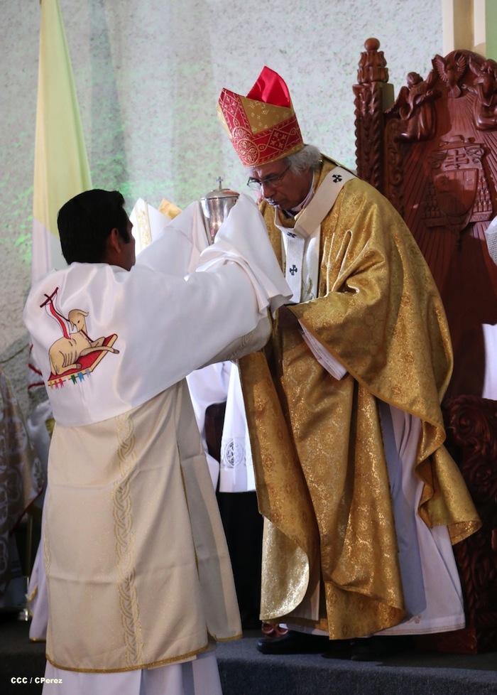 Misa Crismal en Catedral de Managua