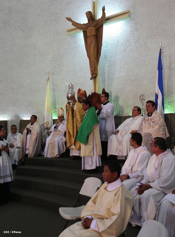 Misa Crismal en Catedral de Managua