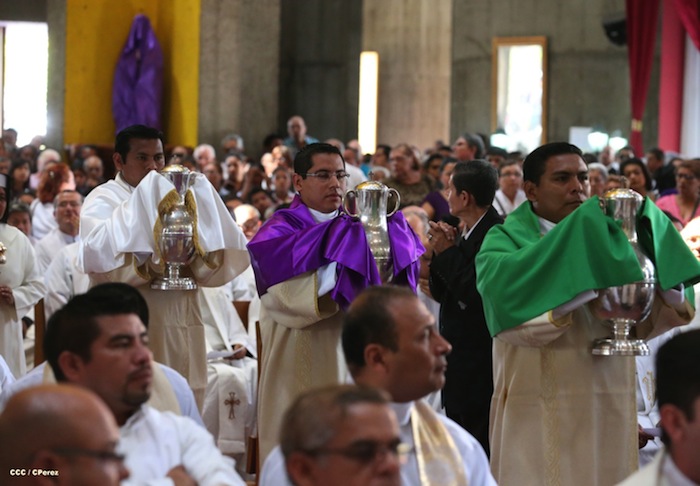 Misa Crismal en Catedral de Managua