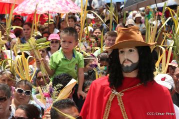 Procesión de Jesús del Triunfo en la Catedral de Managua