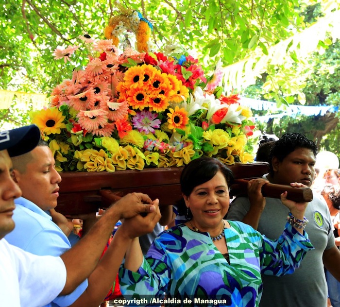 Alcaldesa Daysi Torres recibe mayordomía Fiestas Santo Domingo 2013