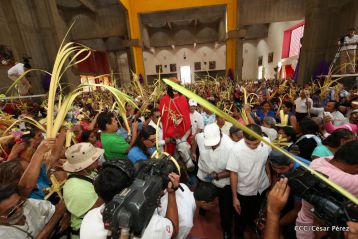 Procesión de Jesús del Triunfo en la Catedral de Managua