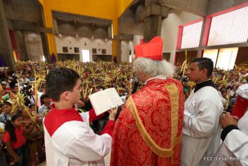 Procesión de Jesús del Triunfo en la Catedral de Managua