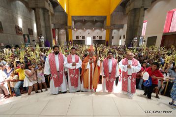 Procesión de Jesús del Triunfo en la Catedral de Managua