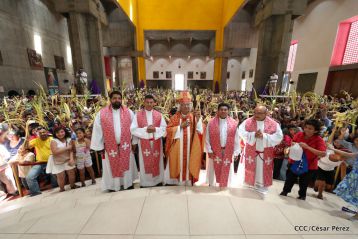 Procesión de Jesús del Triunfo en la Catedral de Managua