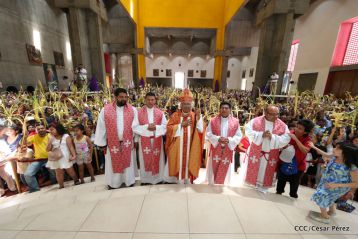 Procesión de Jesús del Triunfo en la Catedral de Managua