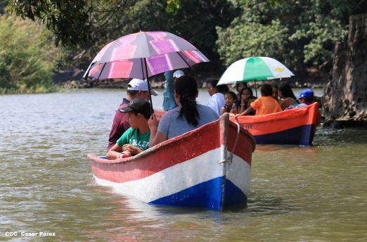 Viacrucis Acuático en el Lago Cocibolca