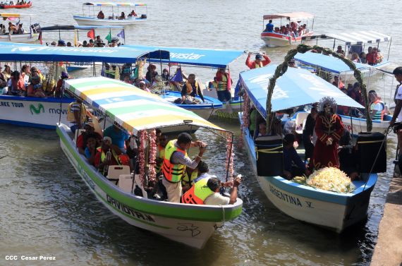 Viacrucis Acuático en el Lago Cocibolca