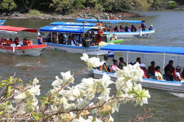 Viacrucis Acuático en el Lago Cocibolca