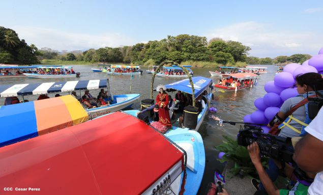 Viacrucis Acuático en el Lago Cocibolca