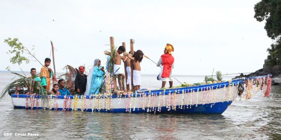 Viacrucis Acuático en el Lago Cocibolca