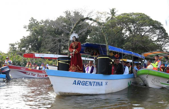 Viacrucis Acuático en el Lago Cocibolca