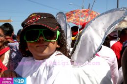 Familias católicas participan del tradicional Vía Crucis de la Sangre de Cristo