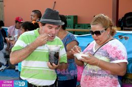 Familias degustan del Almíbar más grande en el Puerto Salvador Allende