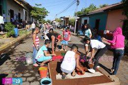 Elaboran Alfombras Pasionarias y realizan tradicional Santo Entierro en León