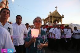 Elaboran Alfombras Pasionarias y realizan tradicional Santo Entierro en León