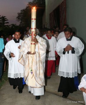 Cardenal Brenes preside Vigilia Pascual