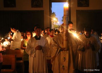 Cardenal Brenes preside Vigilia Pascual