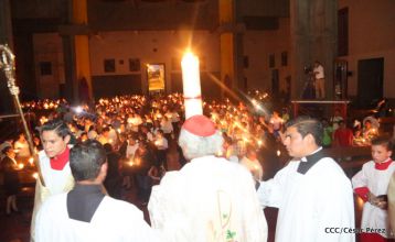 Cardenal Brenes preside Vigilia Pascual