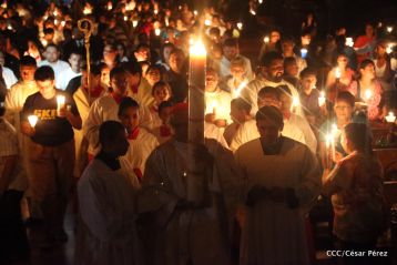 Cardenal Brenes preside Vigilia Pascual