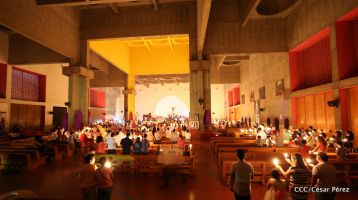 Cardenal Brenes preside Vigilia Pascual