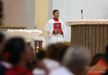 Cardenal Brenes preside Vigilia Pascual