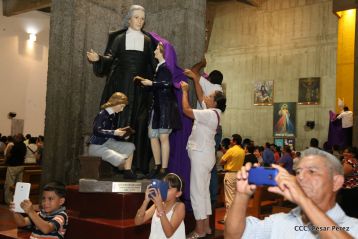 Cardenal Brenes preside Vigilia Pascual