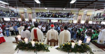 Cardenal Brenes oficia Misa de Resurección