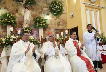 Cardenal Brenes oficia Misa de Resurección