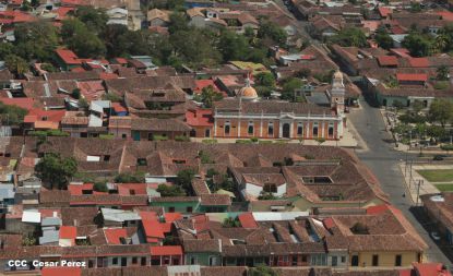 Explorador Sam Cossman sobrevuela los  volcanes de Nicaragua