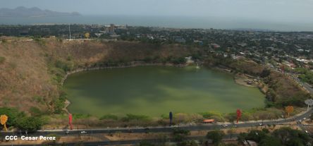 Explorador Sam Cossman sobrevuela los  volcanes de Nicaragua