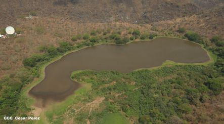 Explorador Sam Cossman sobrevuela los  volcanes de Nicaragua