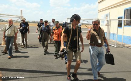 Explorador Sam Cossman sobrevuela los  volcanes de Nicaragua