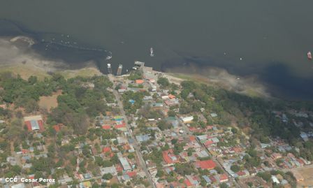 Explorador Sam Cossman sobrevuela los  volcanes de Nicaragua
