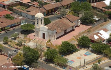 Explorador Sam Cossman sobrevuela los  volcanes de Nicaragua