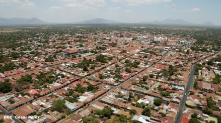 Explorador Sam Cossman sobrevuela los  volcanes de Nicaragua