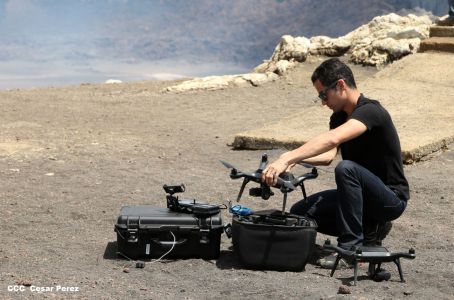 Cossman planifica su descenso hacia el potente lago de lava del Volcán Masaya