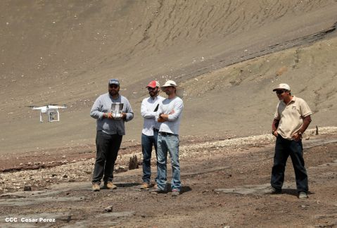 Cossman planifica su descenso hacia el potente lago de lava del Volcán Masaya