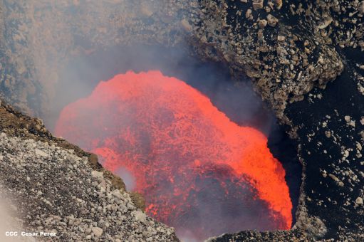 Cossman planifica su descenso hacia el potente lago de lava del Volcán Masaya