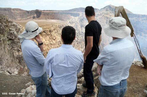 Cossman planifica su descenso hacia el potente lago de lava del Volcán Masaya
