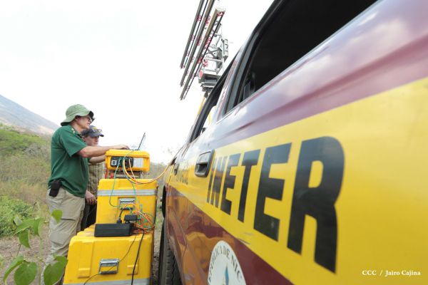 Científicos-expertos de EE.UU realizan monitoreo de mapeo en laderas del volcán San Cristóbal