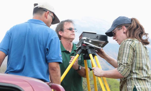 Científicos-expertos de EE.UU realizan monitoreo de mapeo en laderas del volcán San Cristóbal