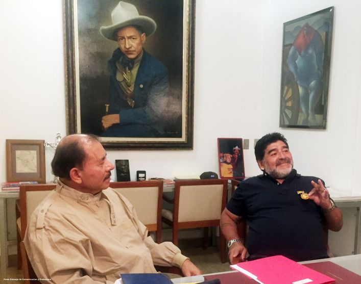 Orden Augusto C. Sandino a Diego Armando Maradona