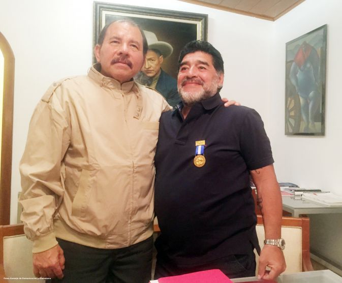 Orden Augusto C. Sandino a Diego Armando Maradona