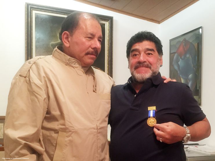 Orden Augusto C. Sandino a Diego Armando Maradona