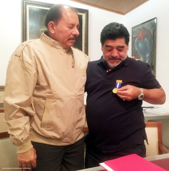 Orden Augusto C. Sandino a Diego Armando Maradona