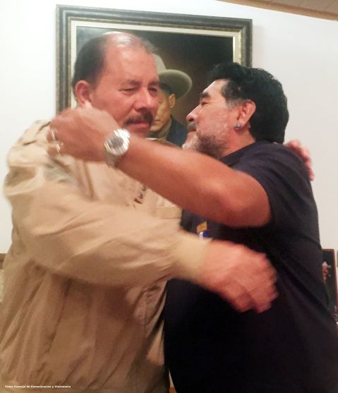 Orden Augusto C. Sandino a Diego Armando Maradona